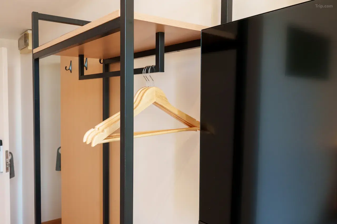 Wardrobe & Storage